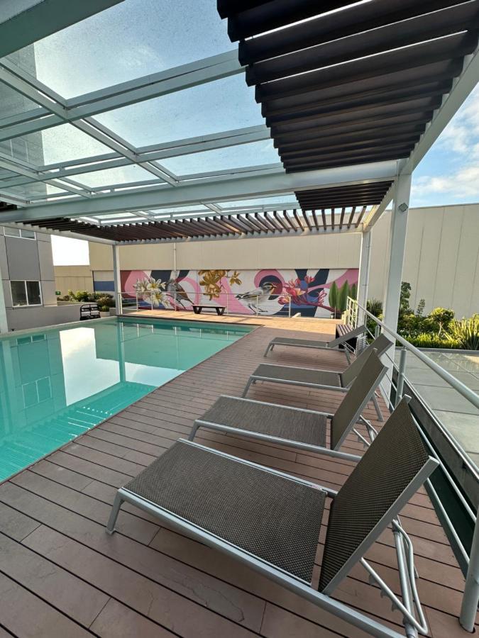 Entire Luxurious In Shopping Mall Apartment